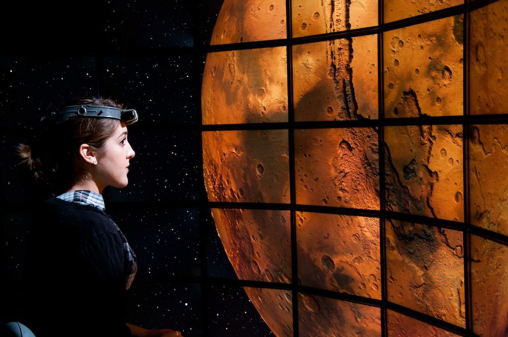 Gaby Lopez explores virtual Mars on EVL now defunct Varrier